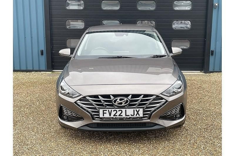 Used Hyundai i30 SE 118 HP (86 kW) 2022 Bronze Hatchback
