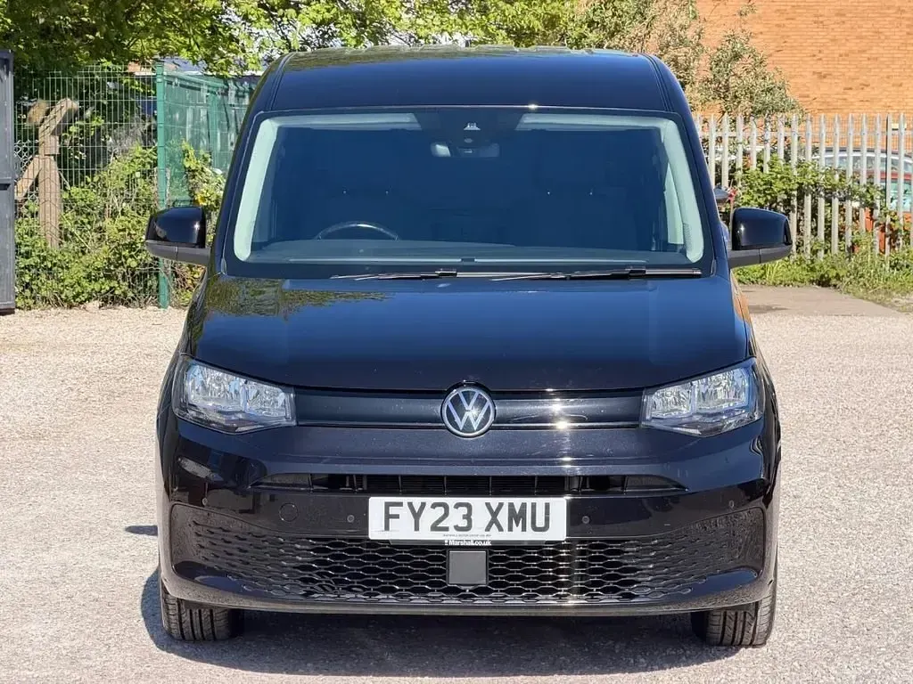 Usado VW Caddy Pro 122 HP (89 kW) 2023 Preto Monovolume