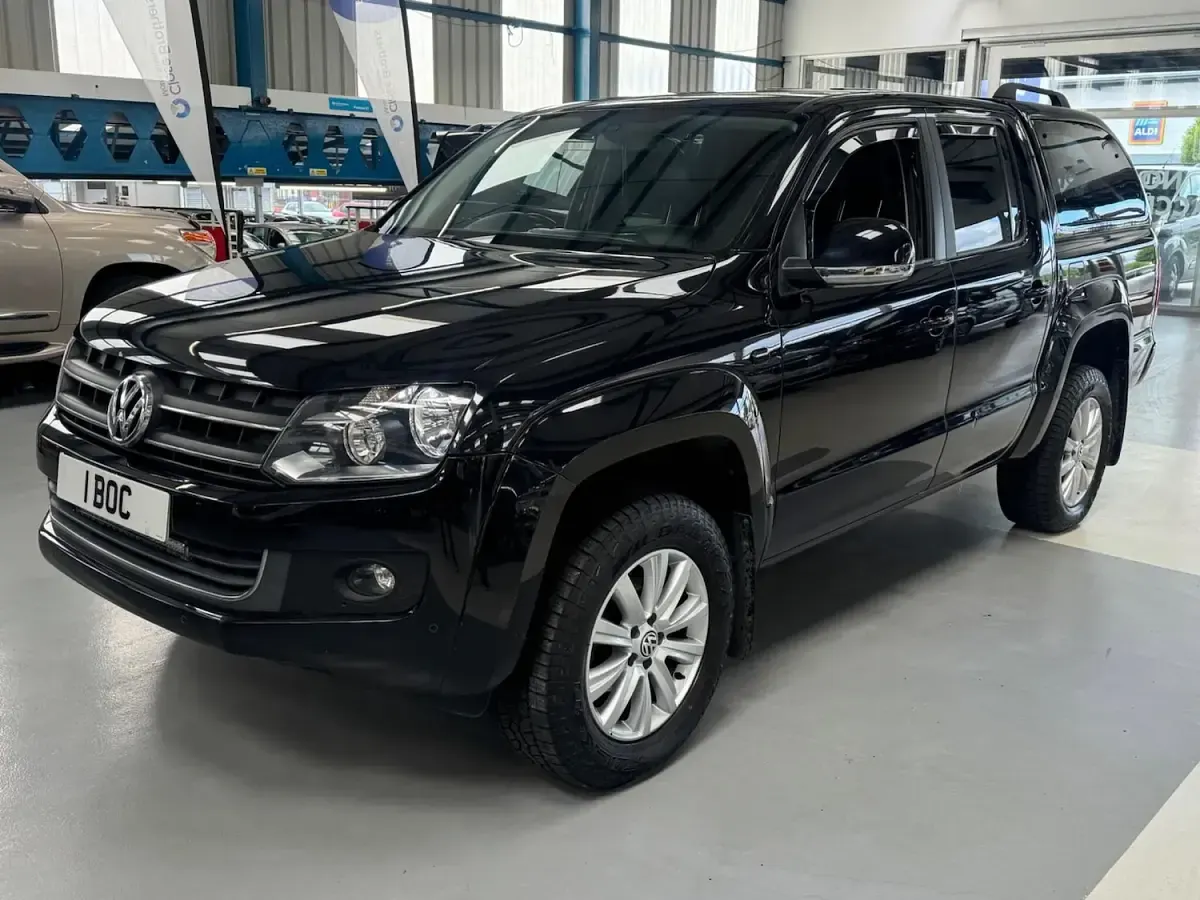 Used VW Amarok Highline 180 HP (132 kW) 2015 Black Pickup
