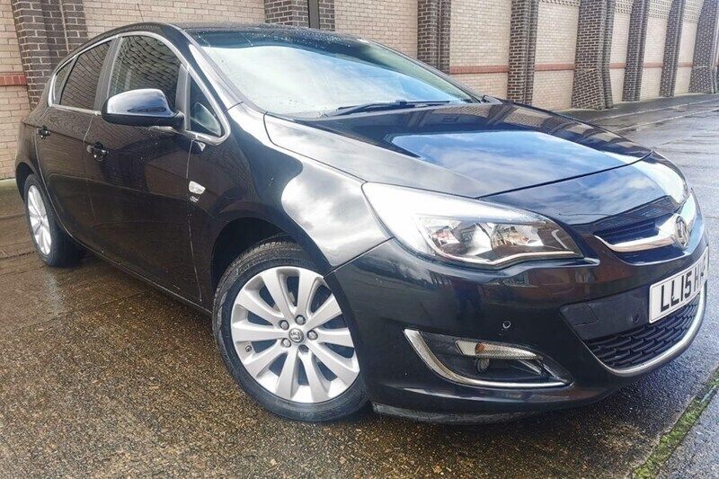 Black Used 2015 Vauxhall Astra Elite Hatchback | £5,000 (Good price) - Image 1/1