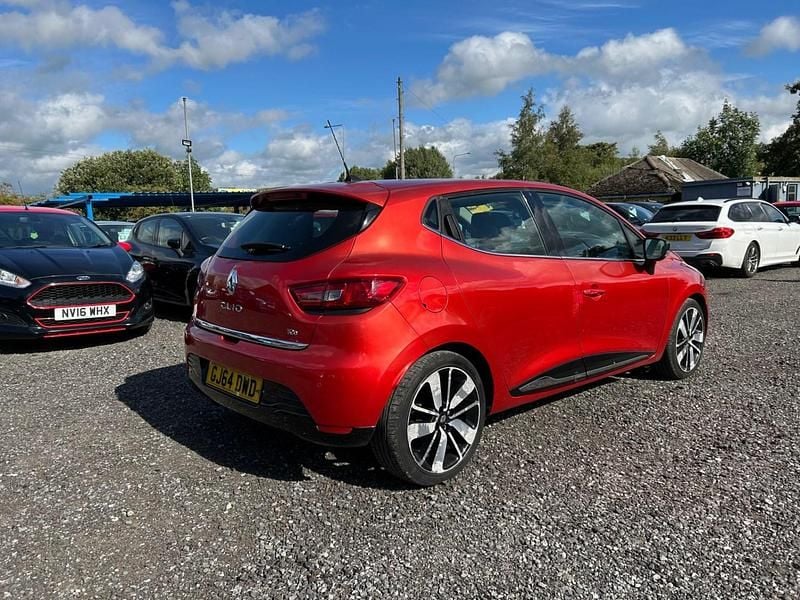 Used Renault Clio IV Dynamique 90 HP (66 kW) 2014 Red Hatchback