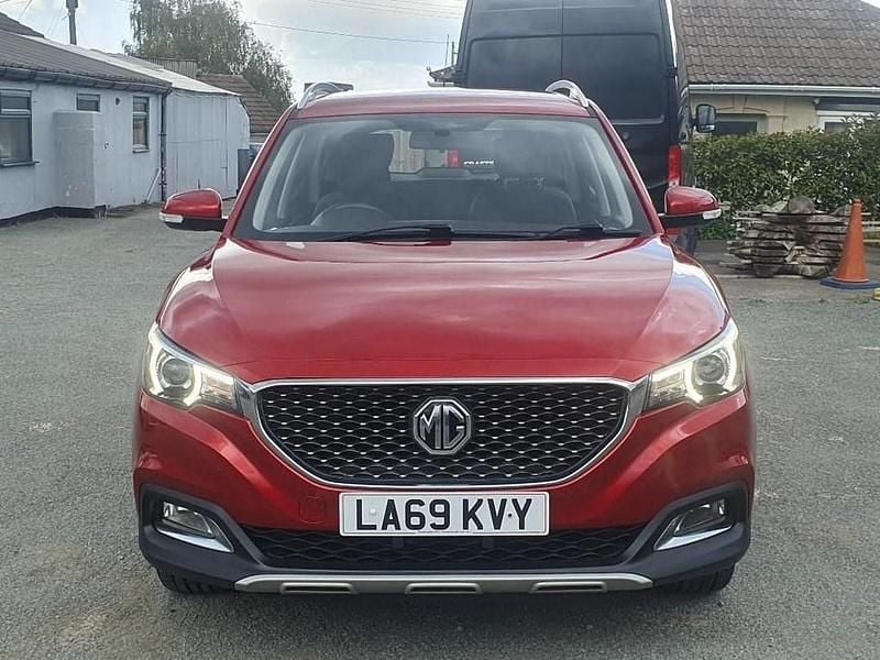 Usado MG ZS Excite 106 HP (77 kW) 2019 Vermelho Sedan