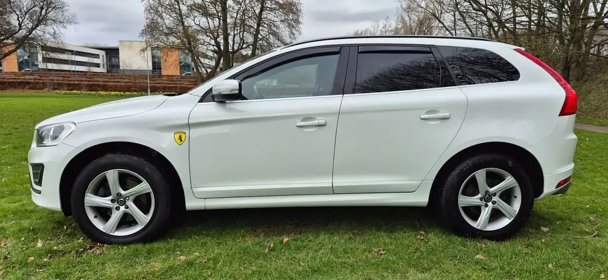Used Volvo XC60 R-Design 2015 White SUV