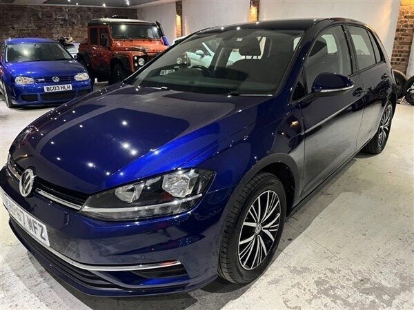 Blue Used 2018 VW Golf VII SE Hatchback | £14,991 (Fair price) - Image 1/1
