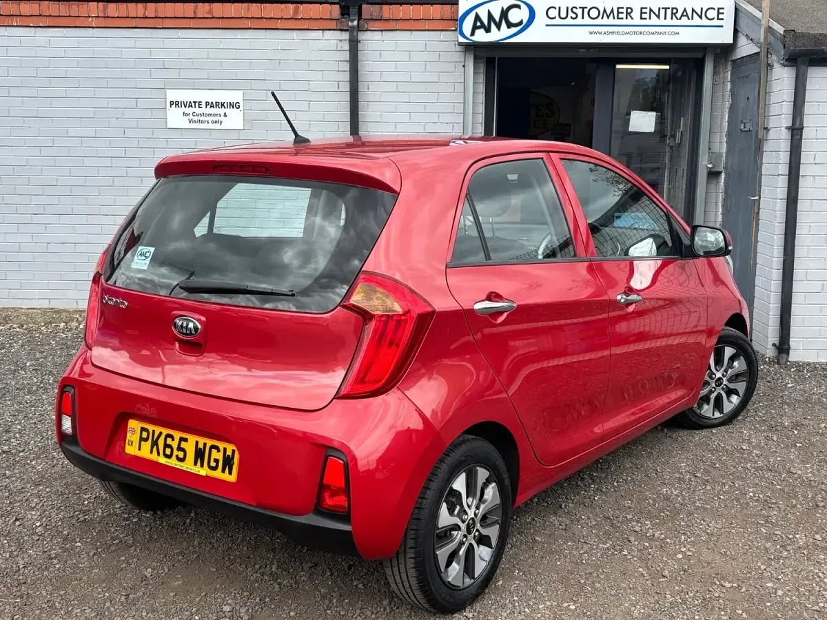 Used Kia Picanto 84 HP (61 kW) 2015 Red Hatchback