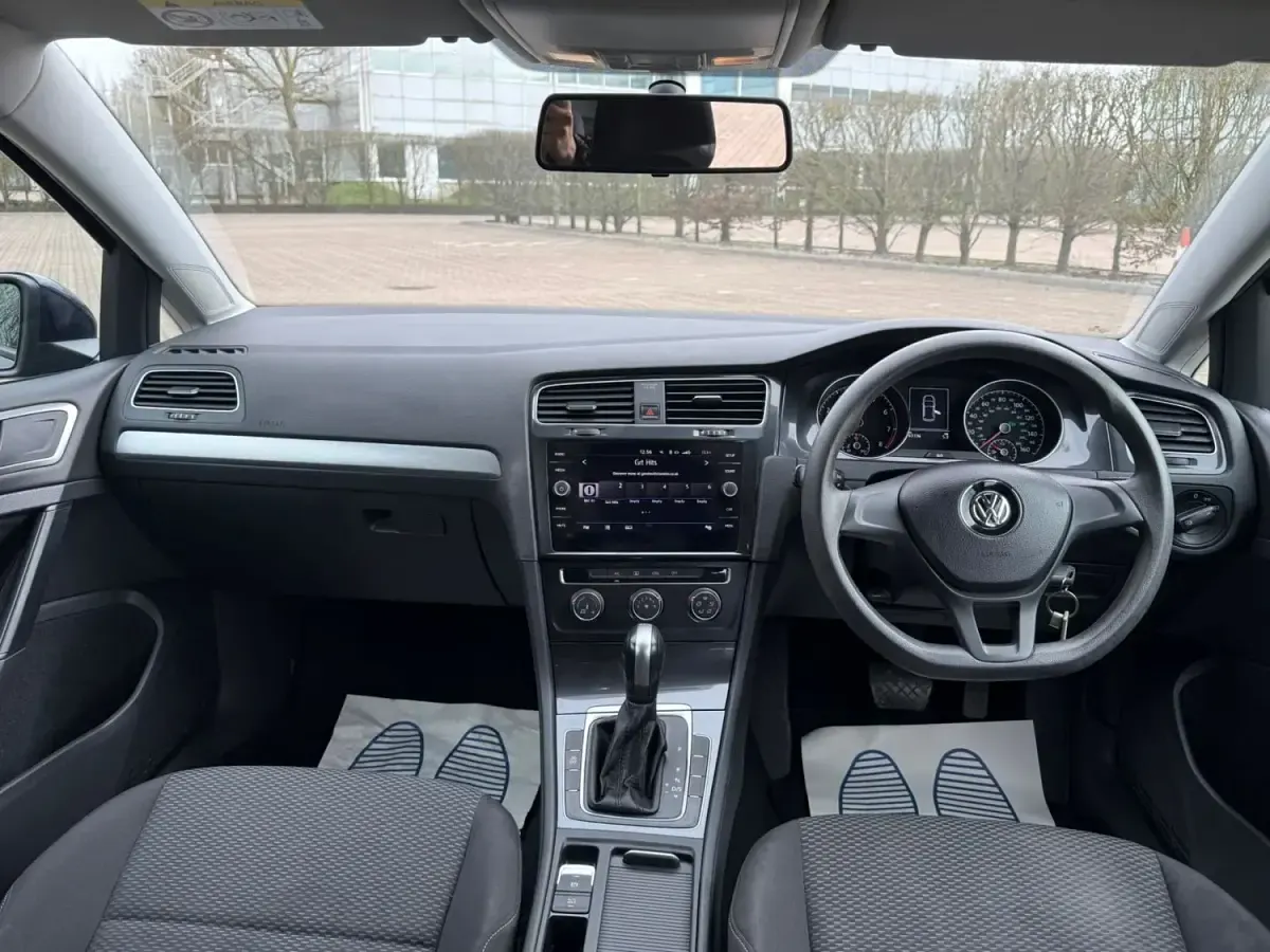 Begagnad VW Golf VII S 125 HK (91 kW) 2018 Blå Halvkombi