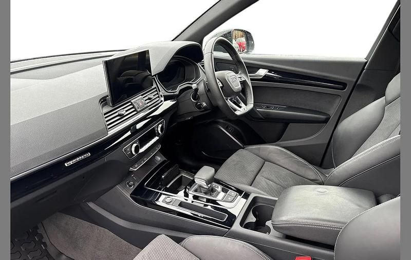 Used Audi Q5 Black Edition 299 HP (219 kW) 2024 Silver SUV