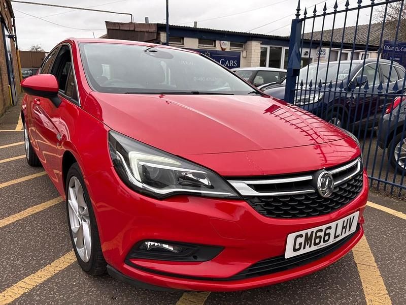 Second-hand Vauxhall Astra SRi 150 CP (110 kW) 2017 Roșu Hatchback
