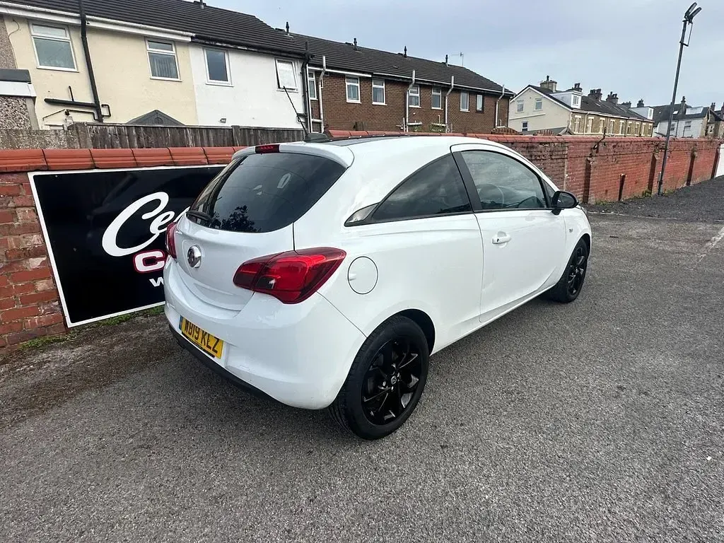 Used Vauxhall Corsa 75 HP (55 kW) 2019 White Hatchback