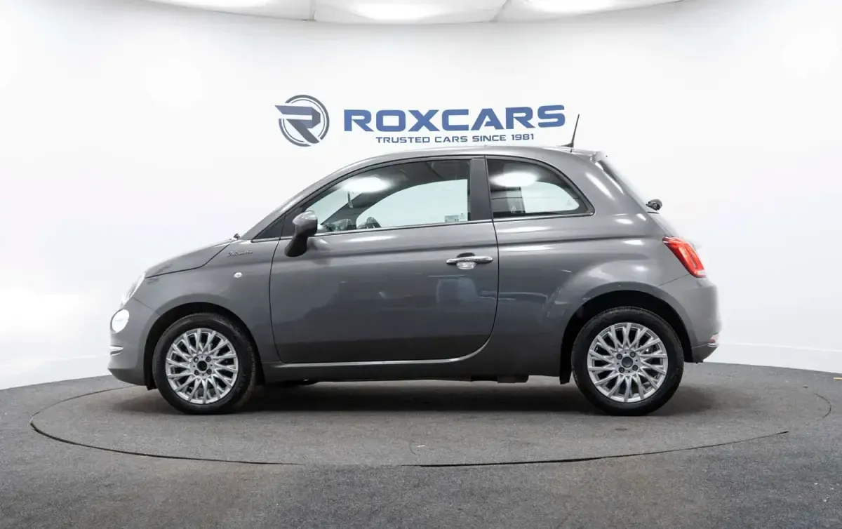 Usado Fiat 500 Dolcevita 70 HP (51 kW) 2023 Cinzento Citadino