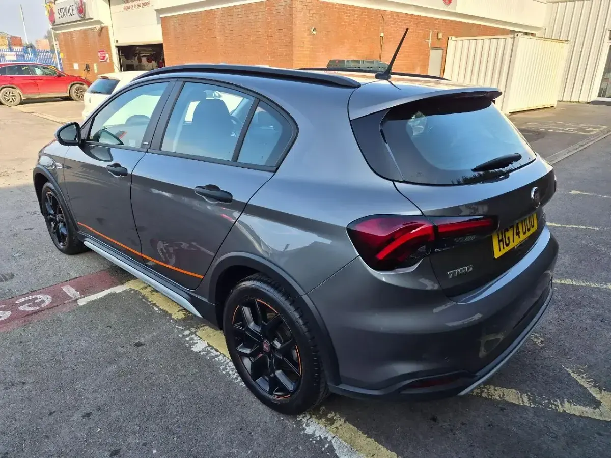Used Fiat Tipo Cross 130 HP (95 kW) 2025 Grey Hatchback