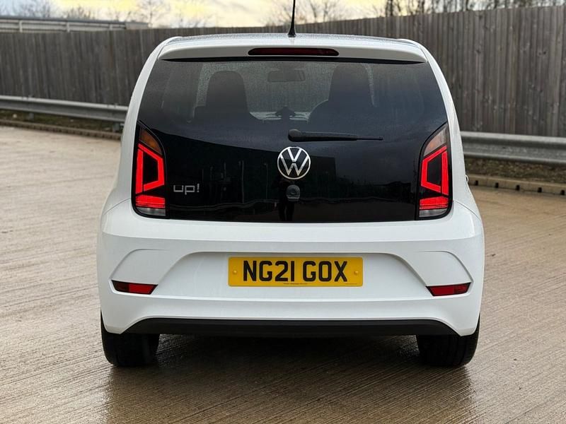 Usado VW up! Black Edition 65 HP (47 kW) 2021 Branco Citadino
