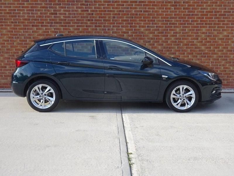 Used Vauxhall Astra SRi 150 HP (110 kW) 2018 Green Hatchback