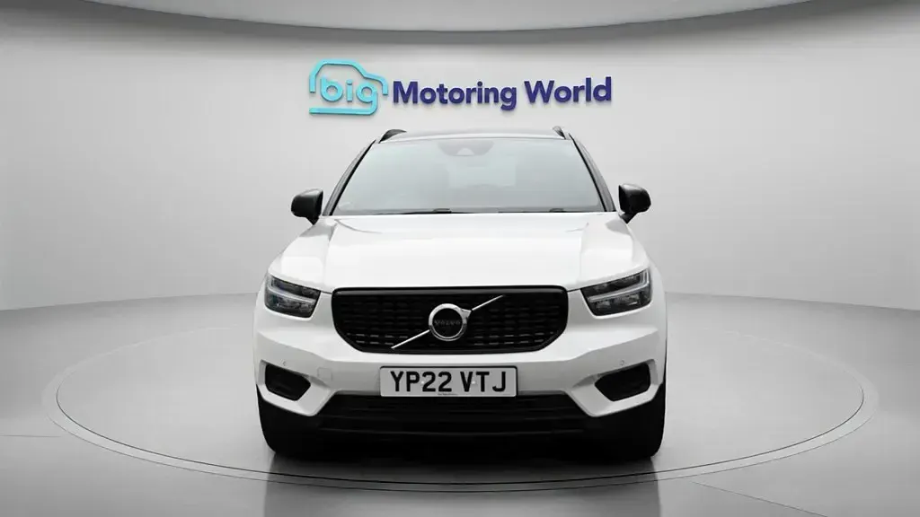 Begagnad Volvo XC40 R-Design 2022 Vit SUV
