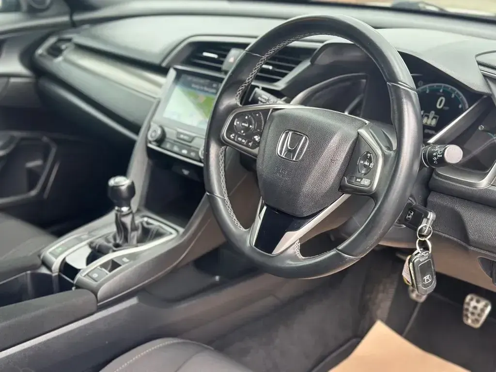 Used Honda Civic SR 129 HP (94 kW) 2018 Grey Hatchback