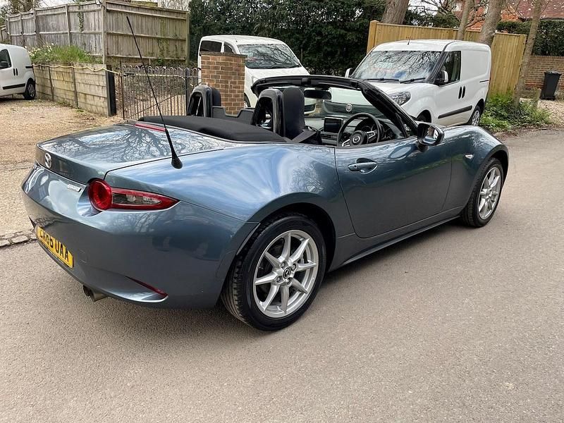 Begagnad Mazda MX5 131 HK (96 kW) 2016 Blå Cab