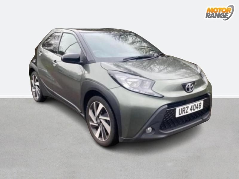 Used Toyota Aygo X 72 HP (52 kW) 2023 Green SUV