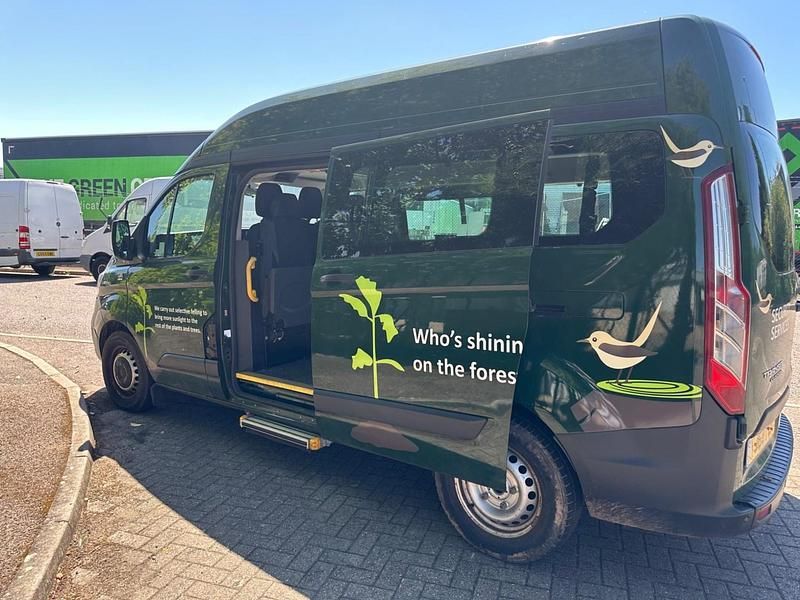 Used Ford Transit Custom S 105 HP (77 kW) 2018 Green Estate