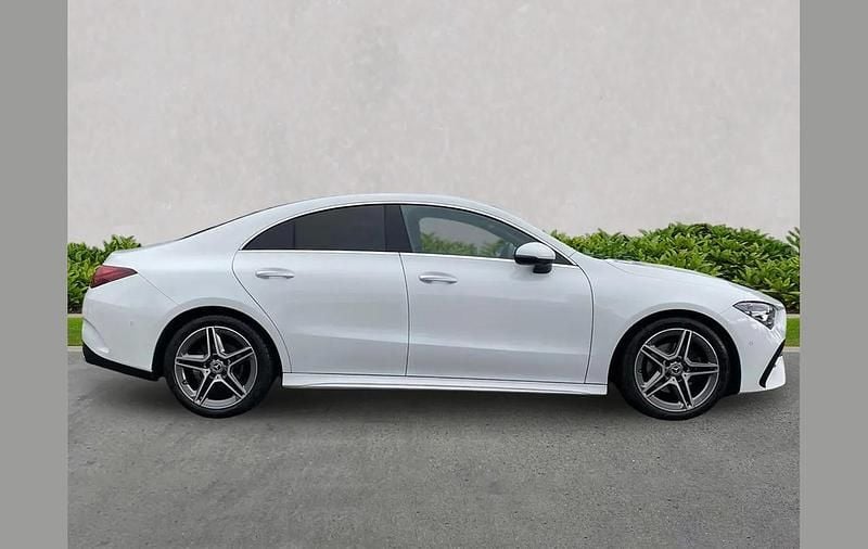 Used Mercedes CLA180 Executive 150 HP (110 kW) 2024 White Sedan
