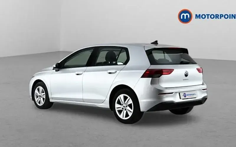 Second-hand VW Golf VIII Life 131 CP (96 kW) 2024 Hatchback