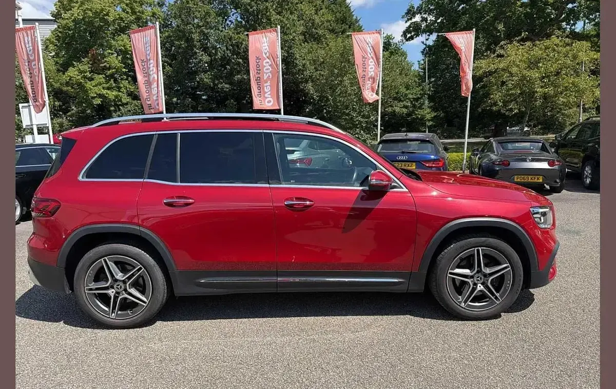 Used Mercedes GLB200 AMG Line Premium Plus 161 HP (118 kW) 2022 Red SUV