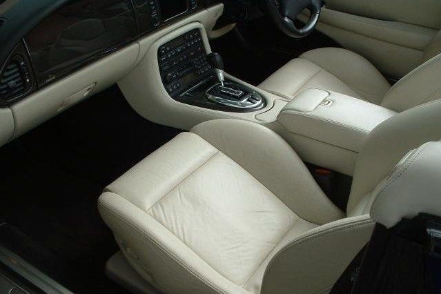Used Jaguar XKR 400 HP (294 kW) 2004 Cabriolet