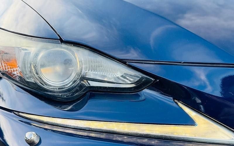 Used Lexus IS300h 223 HP (164 kW) 2016 Sedan