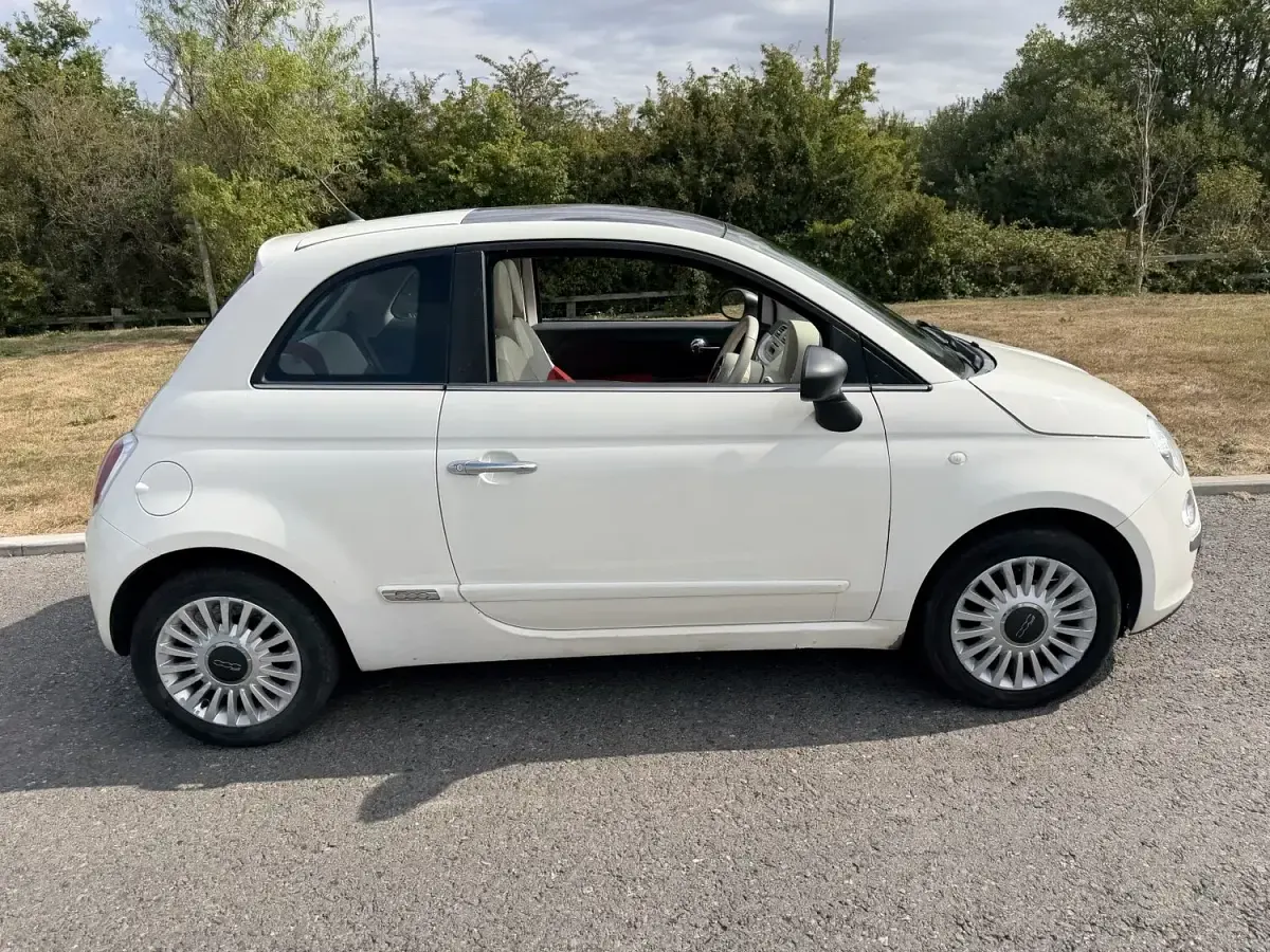Used Fiat 500 Pop 69 HP (50 kW) 2010 White Hatchback
