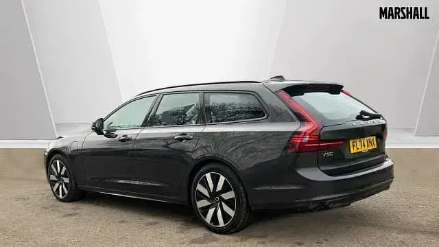 Used Volvo V90 Plus 350 HP (257 kW) 2024 Metallic  platinum grey  Estate