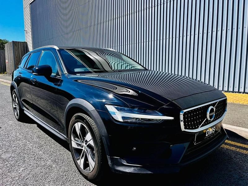 Black Used 2020 Volvo V60 CC Estate | £14,950 (Super price) - Image 1/4