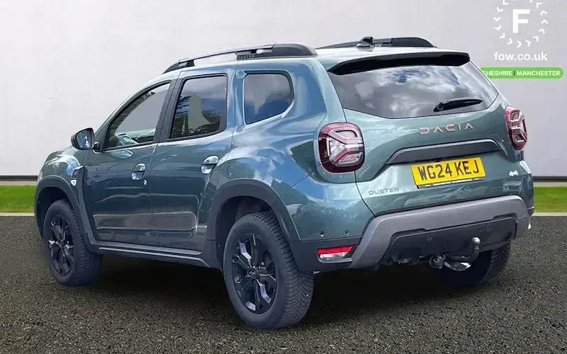 Used Dacia Duster Extreme 116 HP (85 kW) 2024 Green SUV