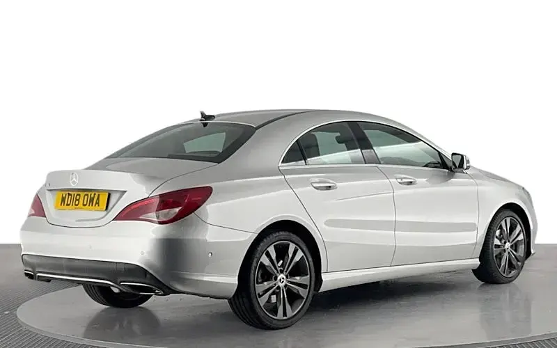 Used Mercedes CLA180 122 HP (89 kW) 2017 Silver Coupe