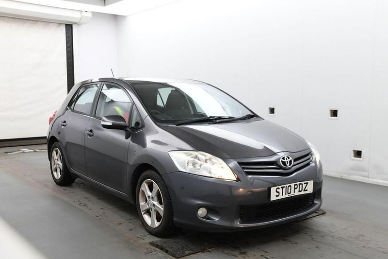 Grey Used 2010 Toyota Auris Hatchback | £2,975 (Fair price) - Image 1/4