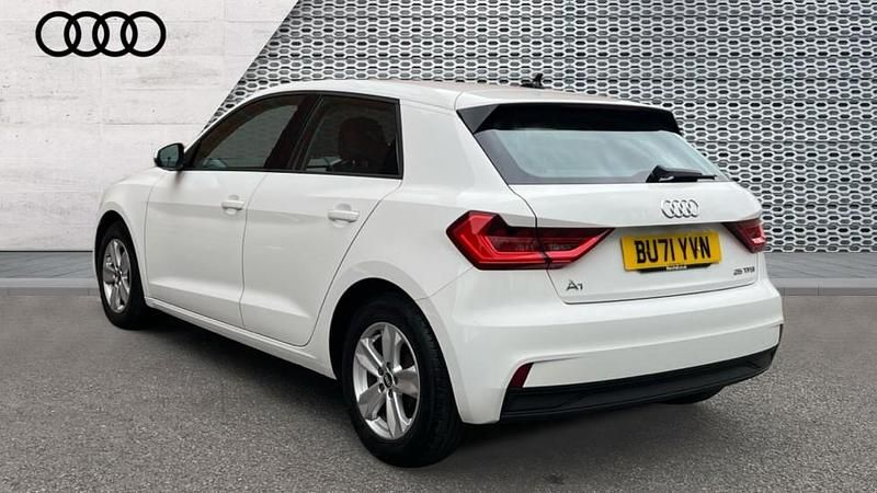 Used Audi A1 Design 95 HP (69 kW) 2021 White SUV