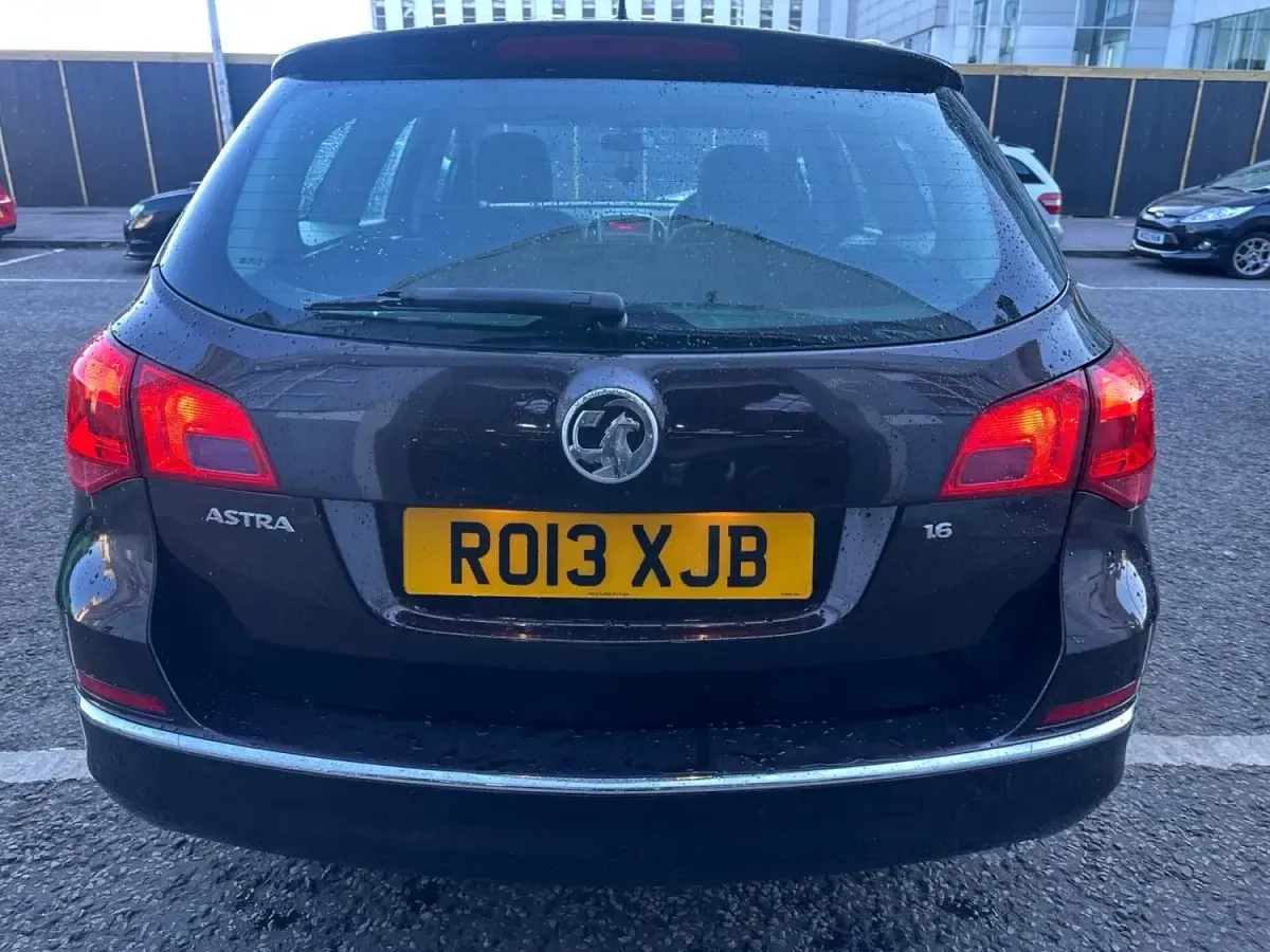 Second-hand Vauxhall Astra 115 CP (84 kW) 2013 Maro Break