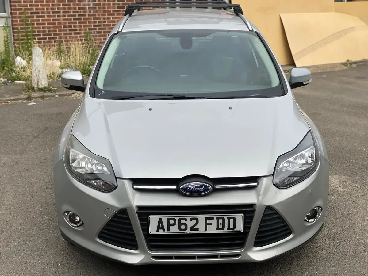 Used Ford Focus Zetec 125 HP (91 kW) 2012 Silver Estate
