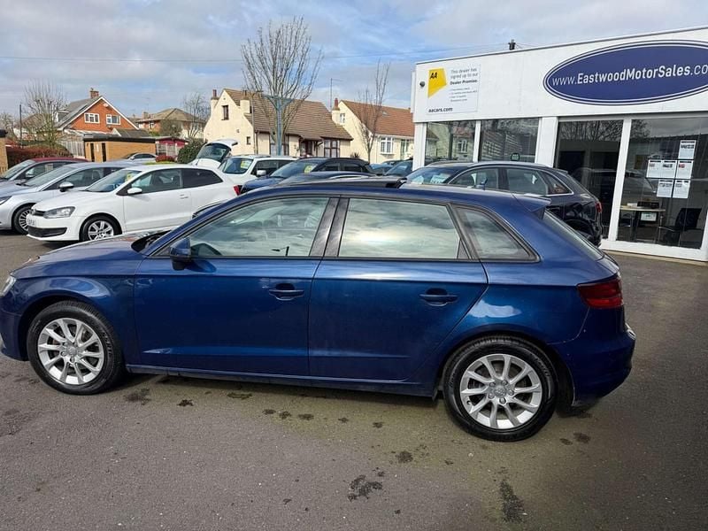 Used Audi A3 Sportback Advanced 2015 Blue Hatchback