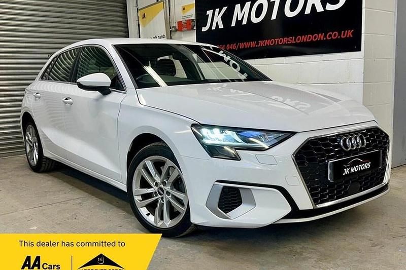 Used Audi A3 Sportback e-tron Sport 204 HP (150 kW) 2021 White Hatchback