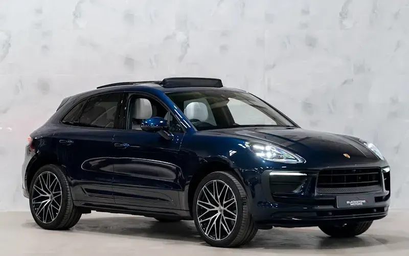 Used Porsche Macan 265 HP (194 kW) 2025 SUV