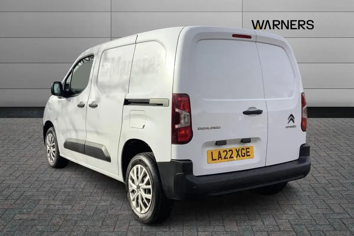 Used Citroën Berlingo 99 HP (72 kW) 2022 White MPV