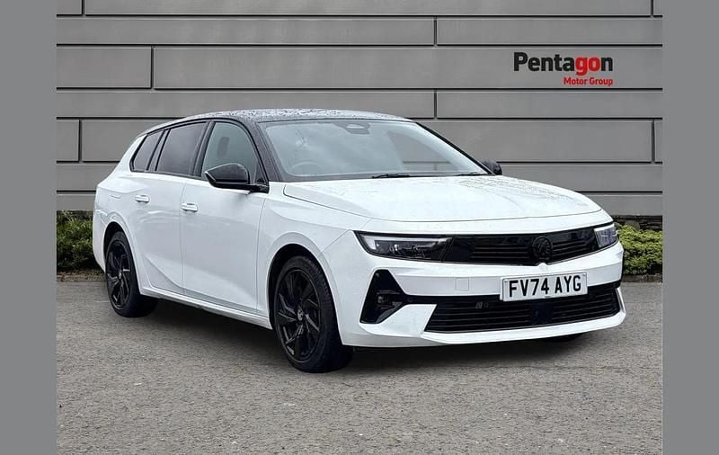 Used Vauxhall Astra 130 HP (95 kW) 2024 White Estate