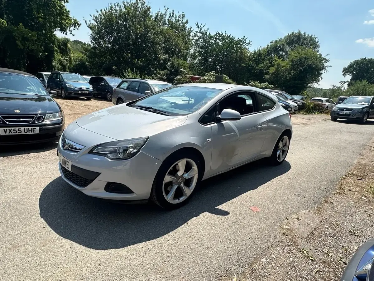 Used Vauxhall Astra GTC Sport 2012 White Hatchback