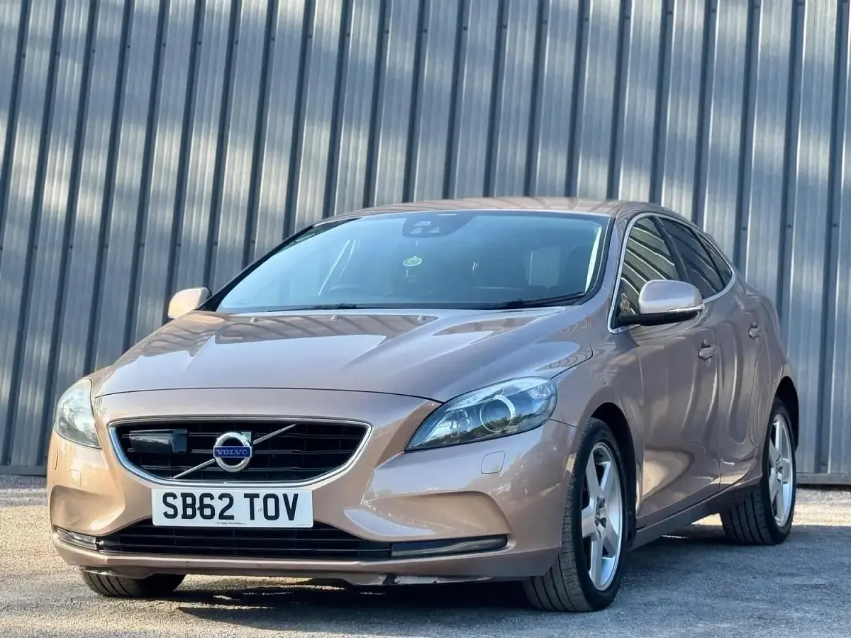 Used Volvo V40 SE Lux 147 HP (108 kW) 2012 Bronze Hatchback