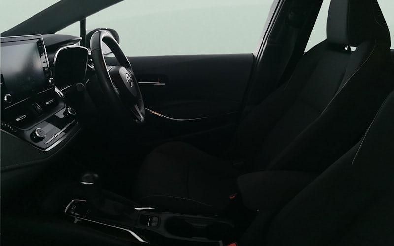 Used Toyota Corolla 122 HP (89 kW) 2022 Silver Hatchback