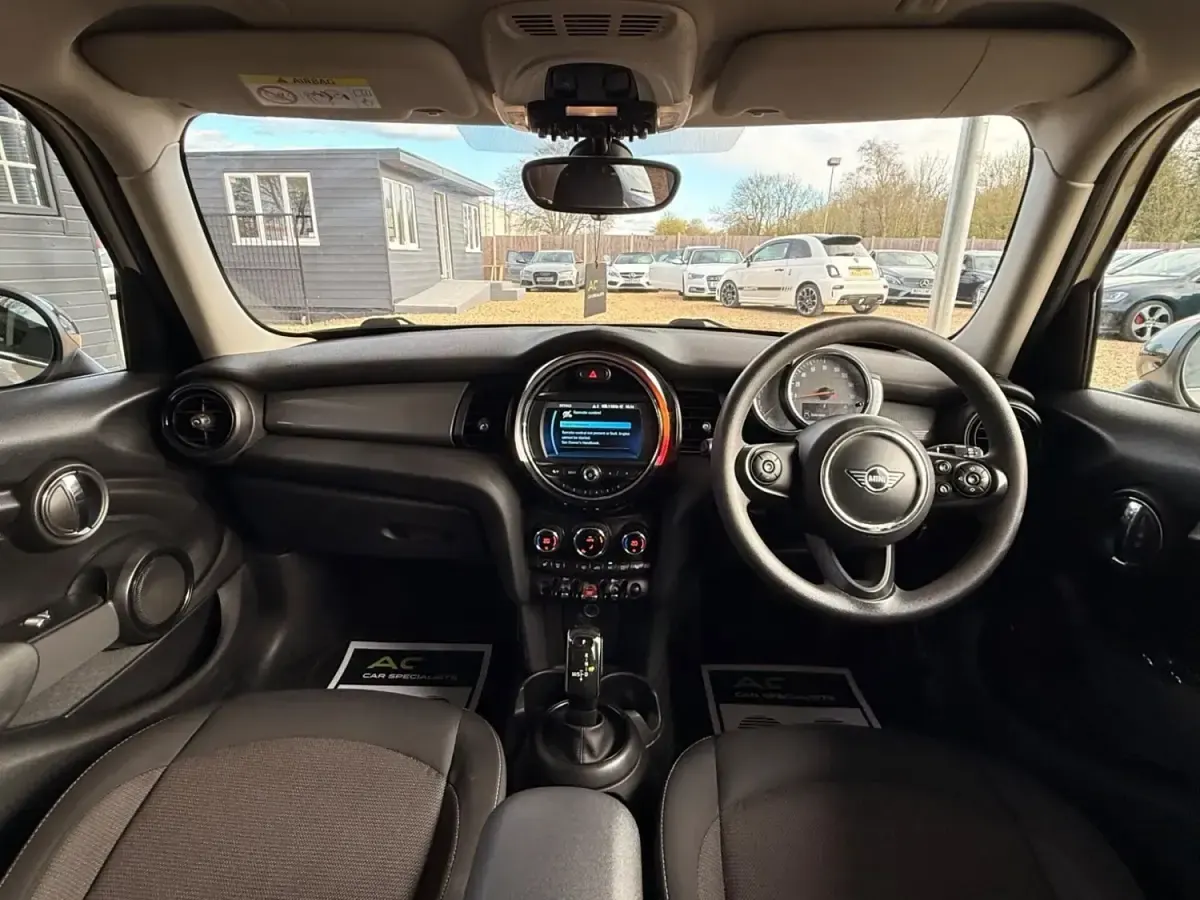 Usado Mini Cooper Classic 2019 Branco Citadino