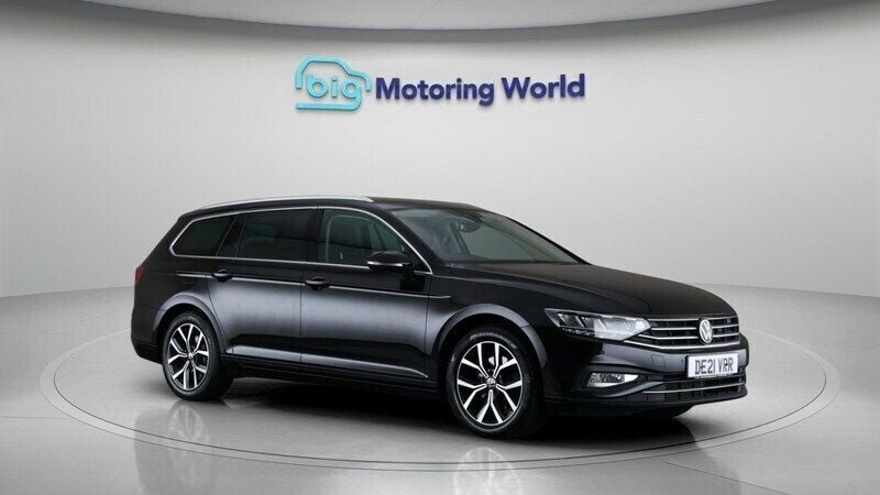 Black Used 2021 VW Passat SEL Estate | £14,000 (Good price) - Image 1/4