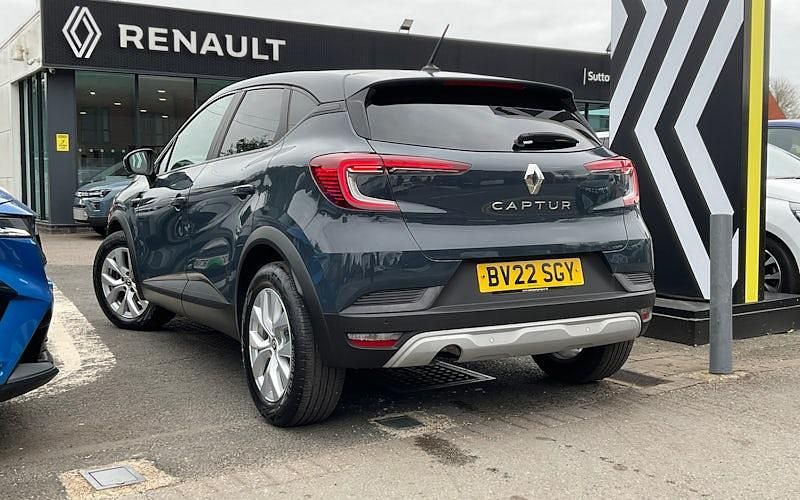 Second-hand Renault Captur Iconic 140 CP (102 kW) 2022 SUV