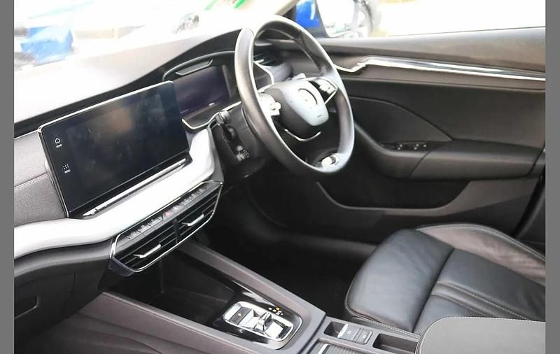 Used Skoda Octavia SE L 200 HP (147 kW) 2023 Blue Estate