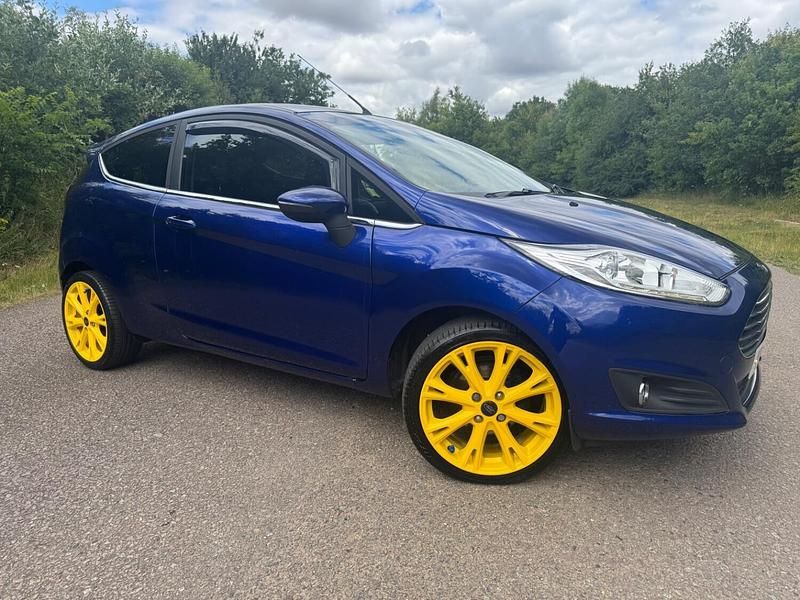 Begagnad Ford Fiesta Titanium X 2017 Blå Halvkombi