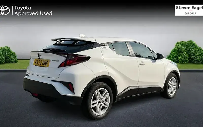 Used Toyota C-HR 122 HP (89 kW) 2022 White SUV